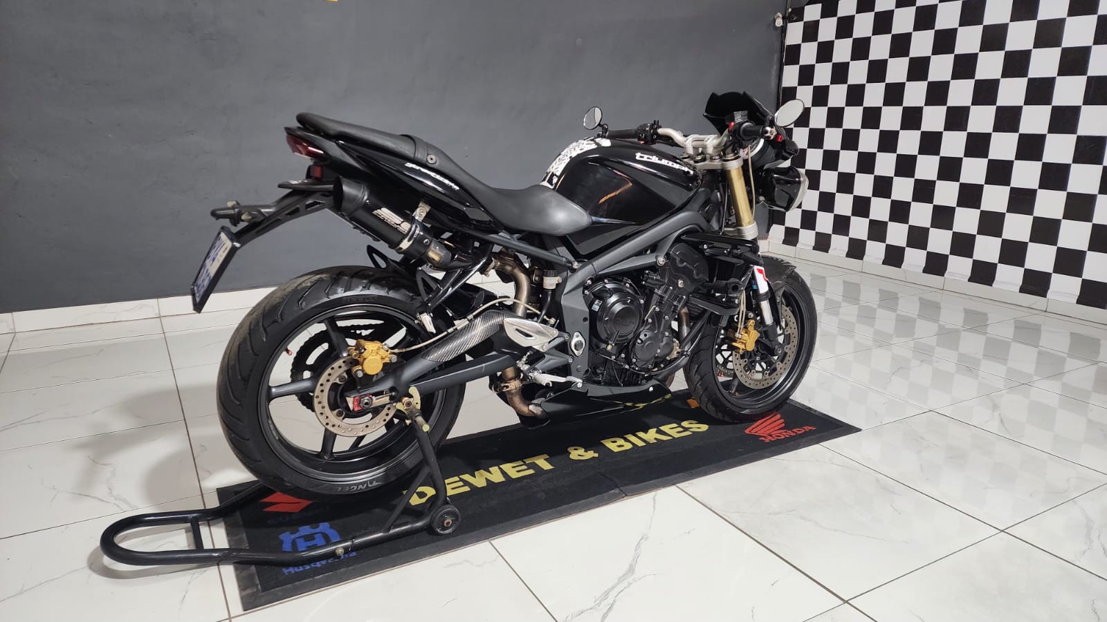 675 TRIUMP