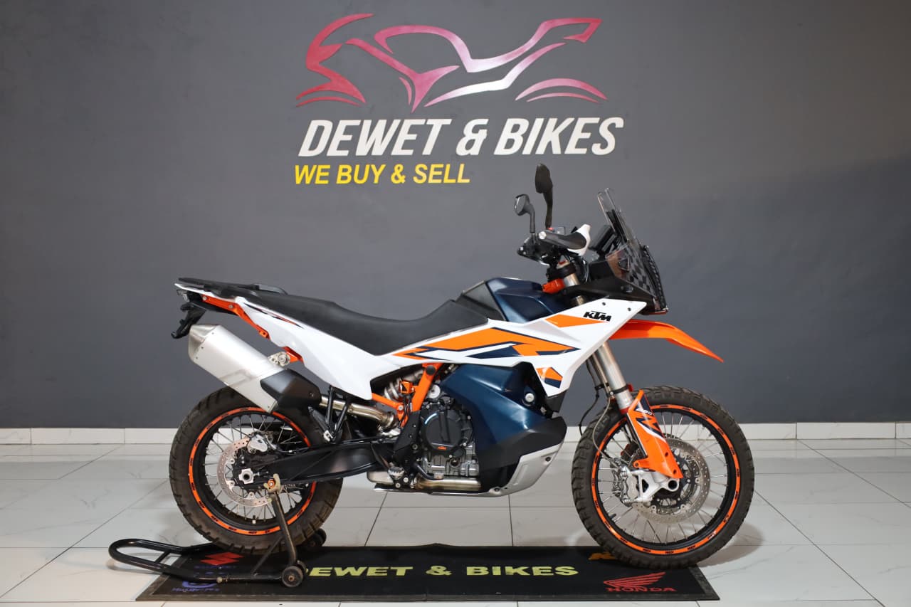 2024 KTM 890