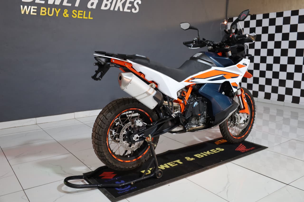 KTM 890 3