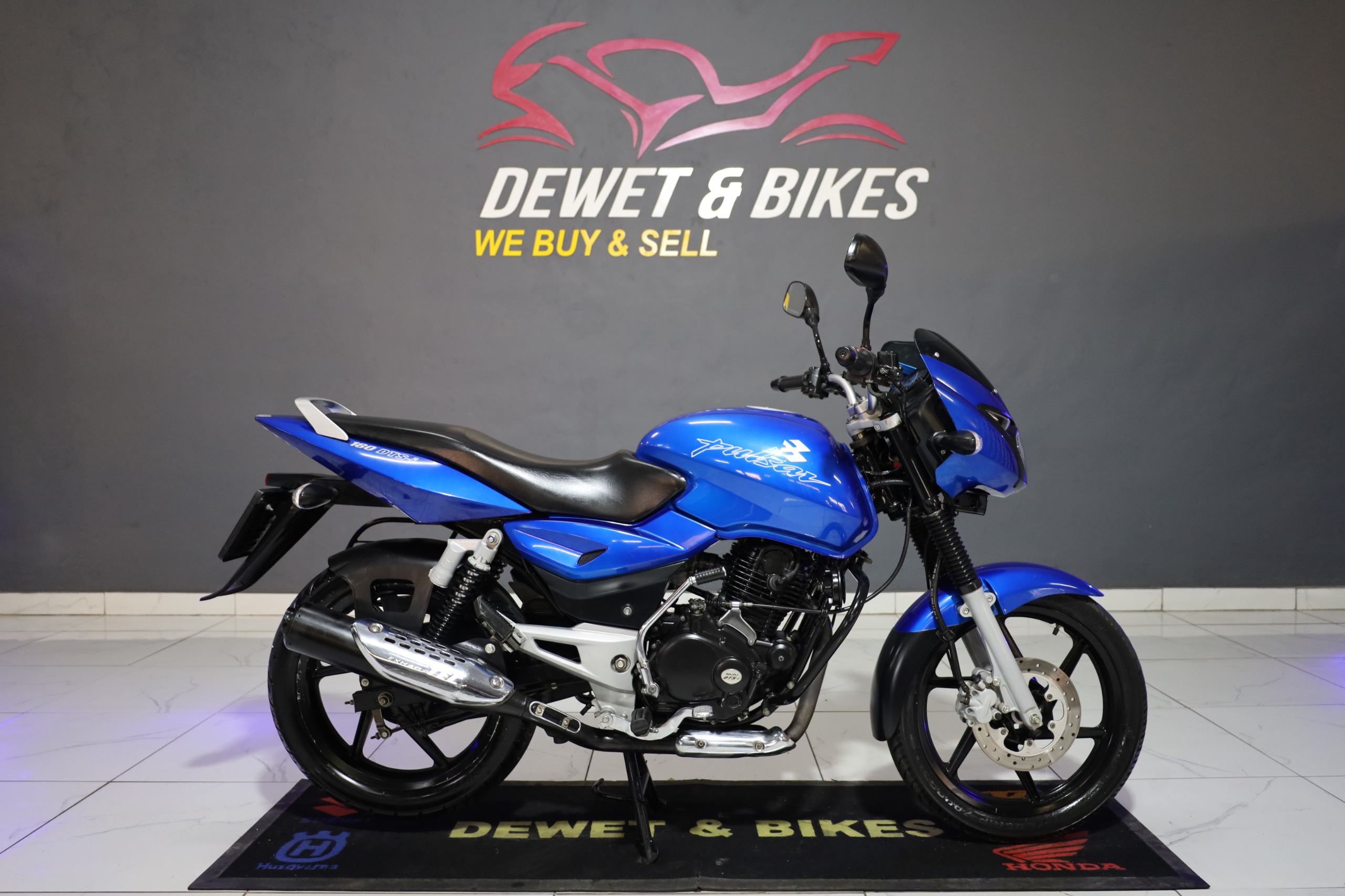 PULSAR 124