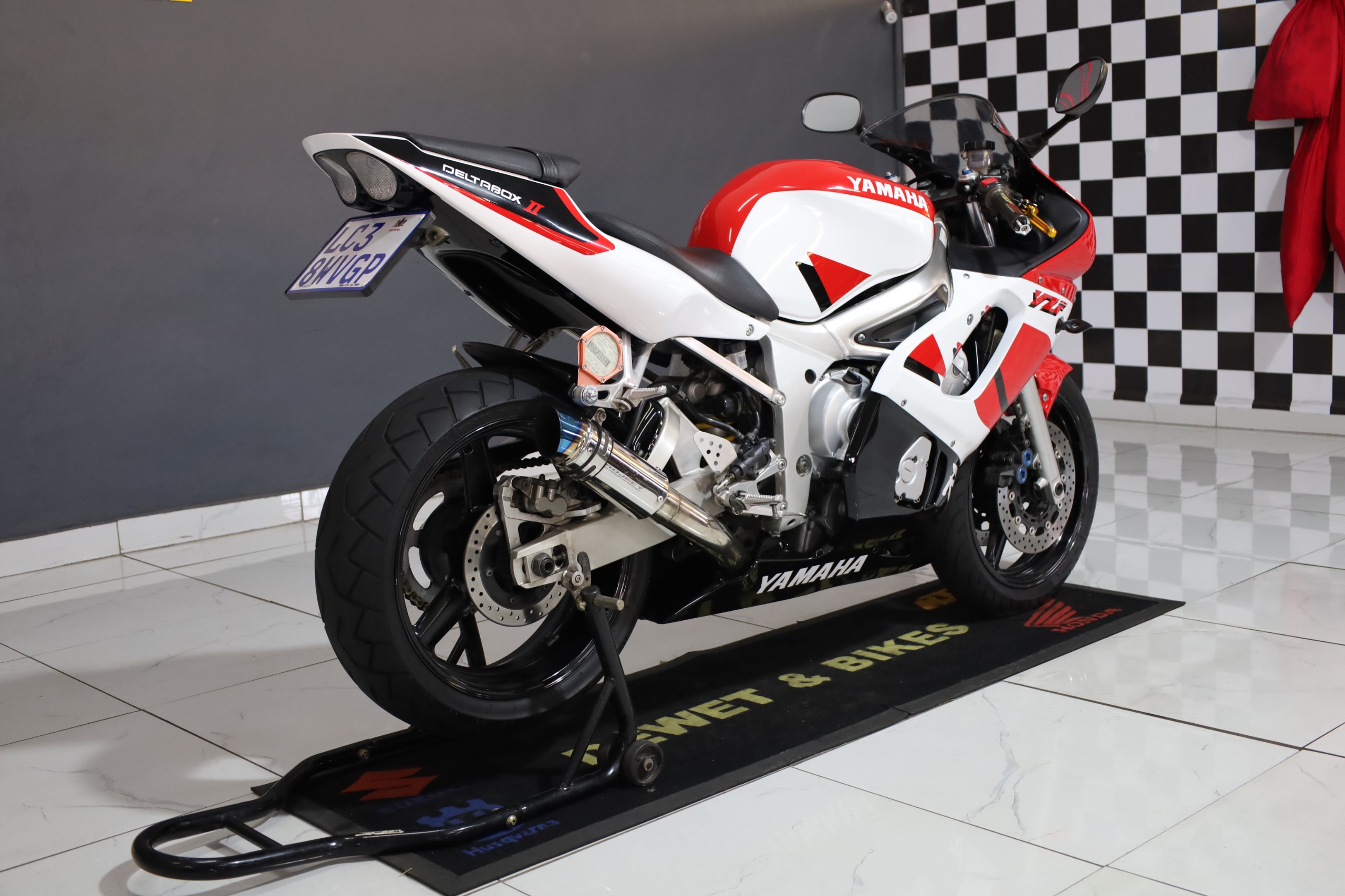 YAMAHA R6 O